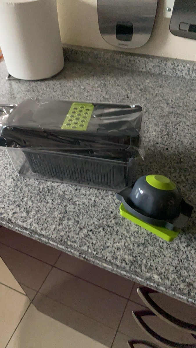 14-en-1 Hachoir et Trancheur Manuel Multifonction pour Oignons, Pommes de Terre, Tomates, Concombres - Lames Interchangeables en PET Durable avec Stockage Compact, Design Ergonomique, Matériau Haut de Gamme, Idéal pour Cuisine Maison, Sans Électricité, Construction Robuste, Facile à Ranger photo review