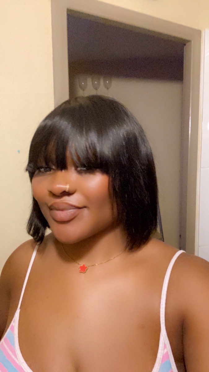 Brazilian Human Hair Short Bob Wig for Women, Featuring Bangs And Straight Style, a Glueless Full Machine-Made Wig with 150% Density photo review