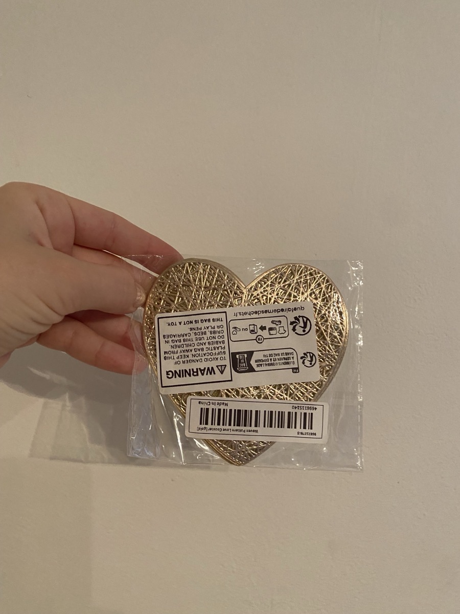 4pcs, Placemats, Creative Love Heart Shape Small Coaster, Household Decorative Meal Coaster, PVC Heat Insulation Bronzing Coaster, Coffee Non-slip Placemat, Dining Table Decor photo review