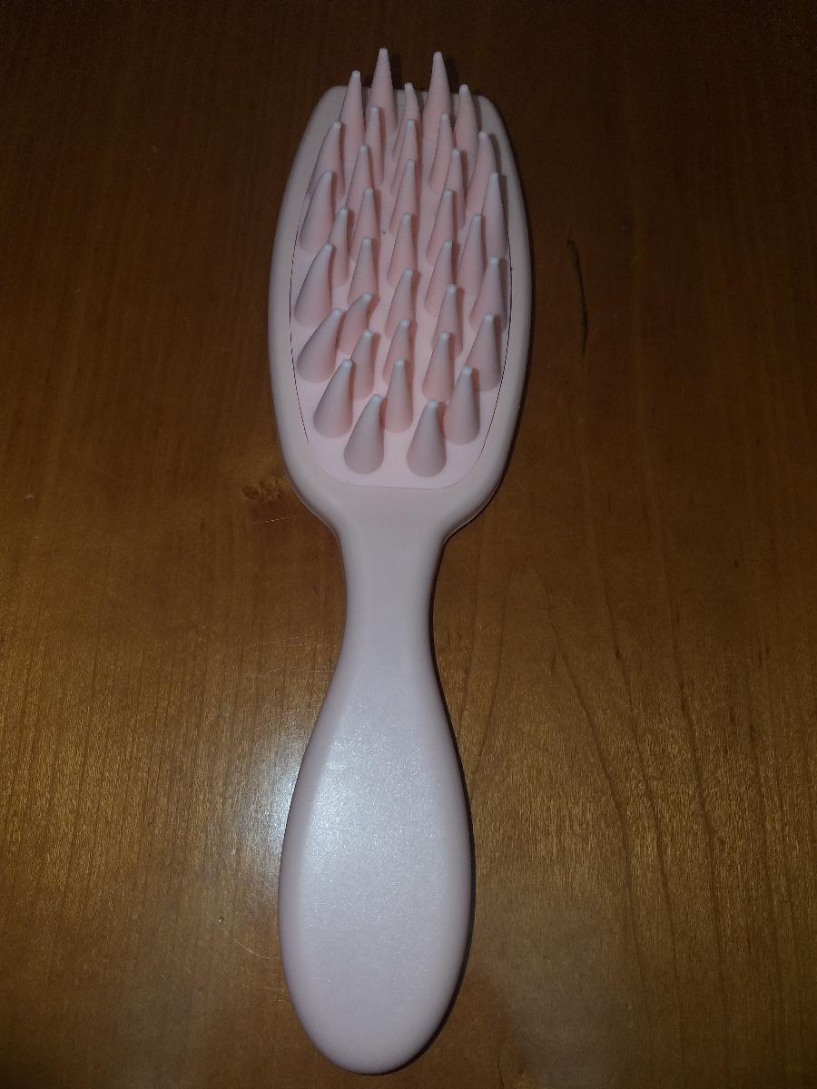 Portable Scalp Massager And Detangling Brush for Hair, Ideal for Travel And Bathing photo review