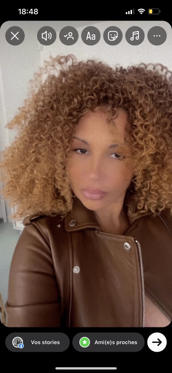 40.64 cm Afro Curly/Kinky Synthetic Wig with Bangs - Natural Look Wig for Women & Men, Easy to Style with Heat Tools, Perfect for Cosplay, Everyday & Special Events - Voluminous Curly Hairstyle, Short Hair Wig, Event Hairpiece, Secure Fit Cap, Cosplay Enthusiasts, Quick Hairstyle Change, Fashion Lovers photo review