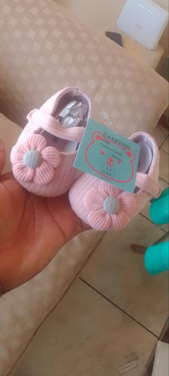 Soft-Soled Fabric Shoes with a Heart Design photo review