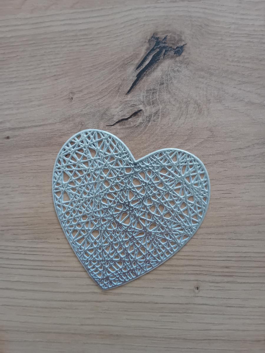 4pcs, Placemats, Creative Love Heart Shape Small Coaster, Household Decorative Meal Coaster, PVC Heat Insulation Bronzing Coaster, Coffee Non-slip Placemat, Dining Table Decor photo review