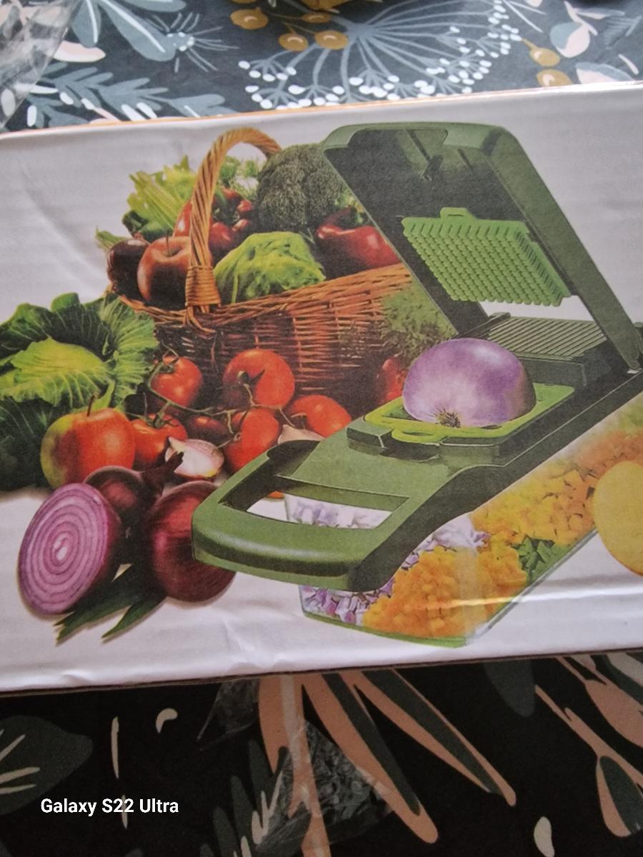14-en-1 Hachoir et Trancheur Manuel Multifonction pour Oignons, Pommes de Terre, Tomates, Concombres - Lames Interchangeables en PET Durable avec Stockage Compact, Design Ergonomique, Matériau Haut de Gamme, Idéal pour Cuisine Maison, Sans Électricité, Construction Robuste, Facile à Ranger photo review