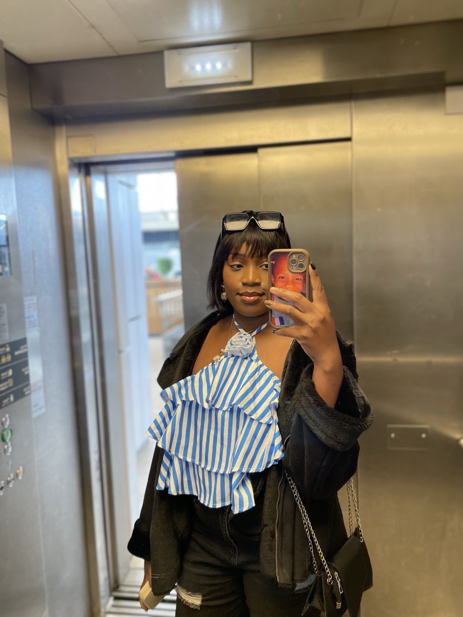 Brazilian Human Hair Short Bob Wig for Women, Featuring Bangs And Straight Style, a Glueless Full Machine-Made Wig with 150% Density photo review
