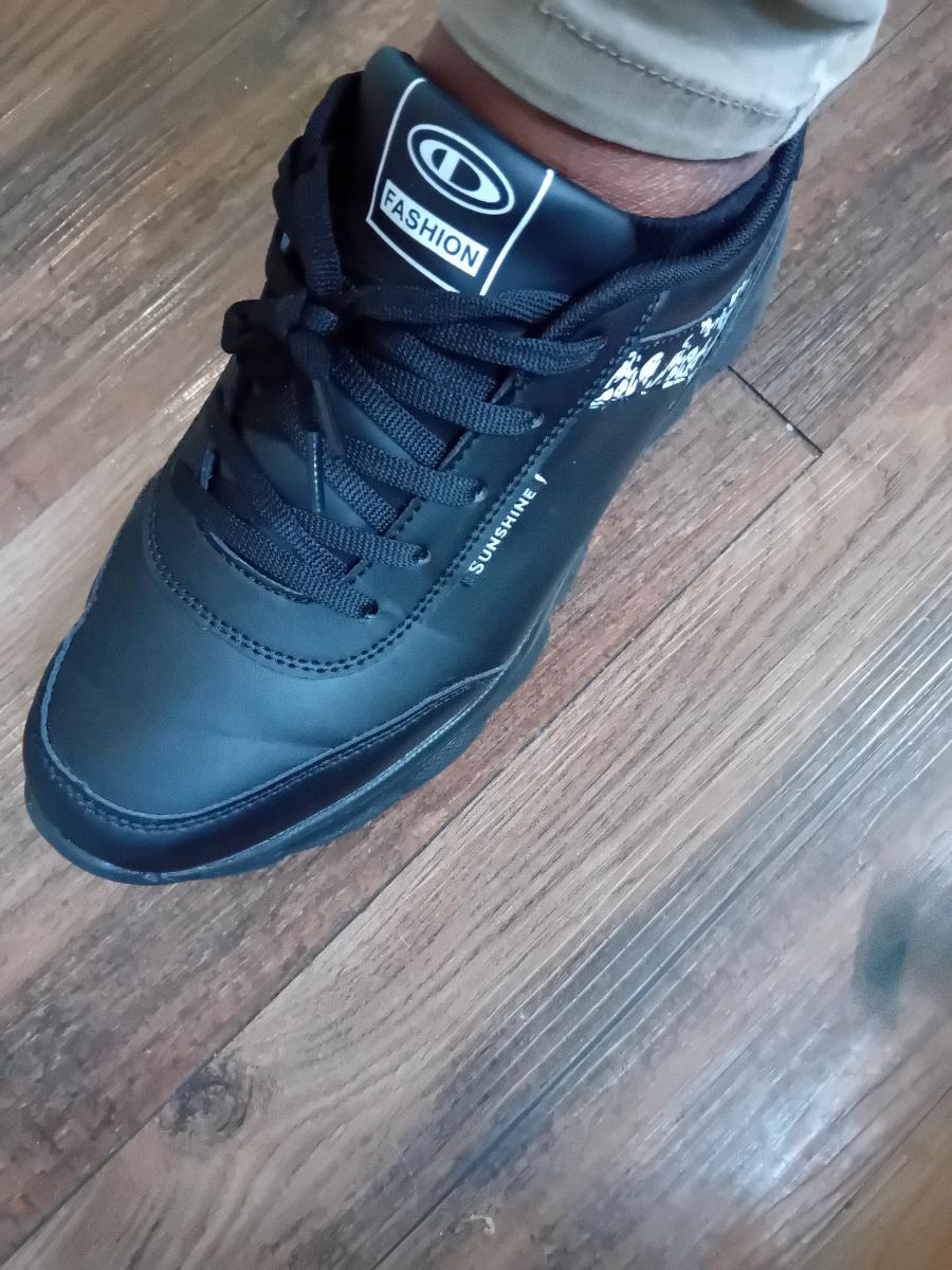 Breathable Lightweight Low-Top Sneakers for Travel Running, Women photo review