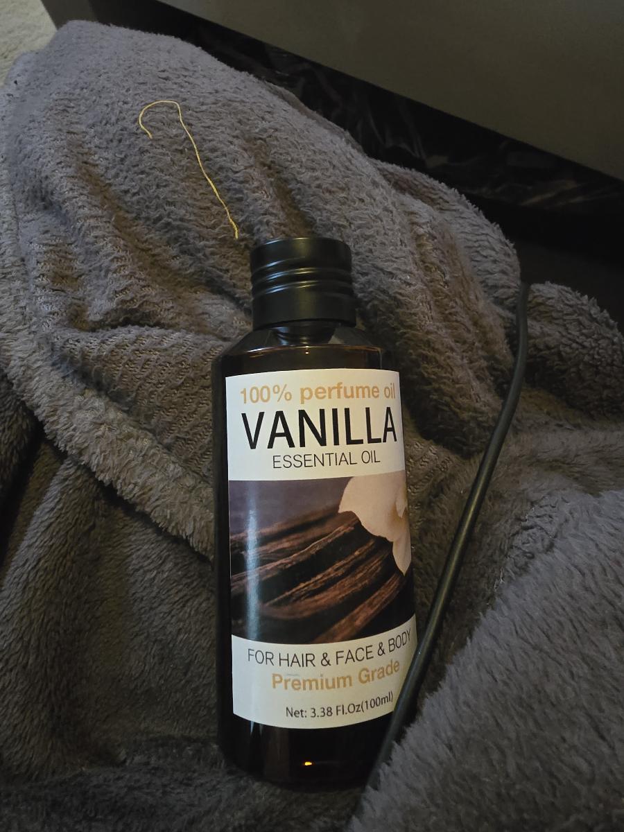 Vanilla Essential Oil, 100Ml/ 3.38 Fl.Oz, 100% Pure Care Grade for Nail, Hair And Skin Care, Massage, Moisturizing Massage Essential Oil for Men And Women, Meditation photo review