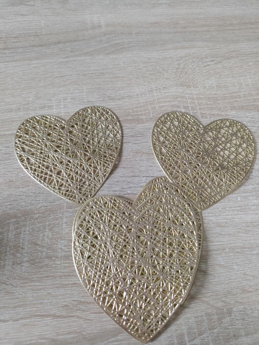 4pcs, Placemats, Creative Love Heart Shape Small Coaster, Household Decorative Meal Coaster, PVC Heat Insulation Bronzing Coaster, Coffee Non-slip Placemat, Dining Table Decor photo review