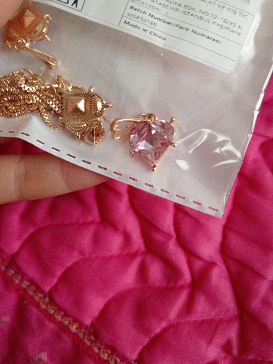 3pcs Shimmering Pink Heart Pendant Earrings And Necklace Set, Trendy Y2K Style, Casual All-Match Jewelry Suitable for Valentine'S Day Women'S Gift photo review