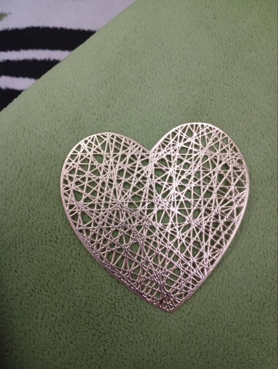 4pcs, Placemats, Creative Love Heart Shape Small Coaster, Household Decorative Meal Coaster, PVC Heat Insulation Bronzing Coaster, Coffee Non-slip Placemat, Dining Table Decor photo review