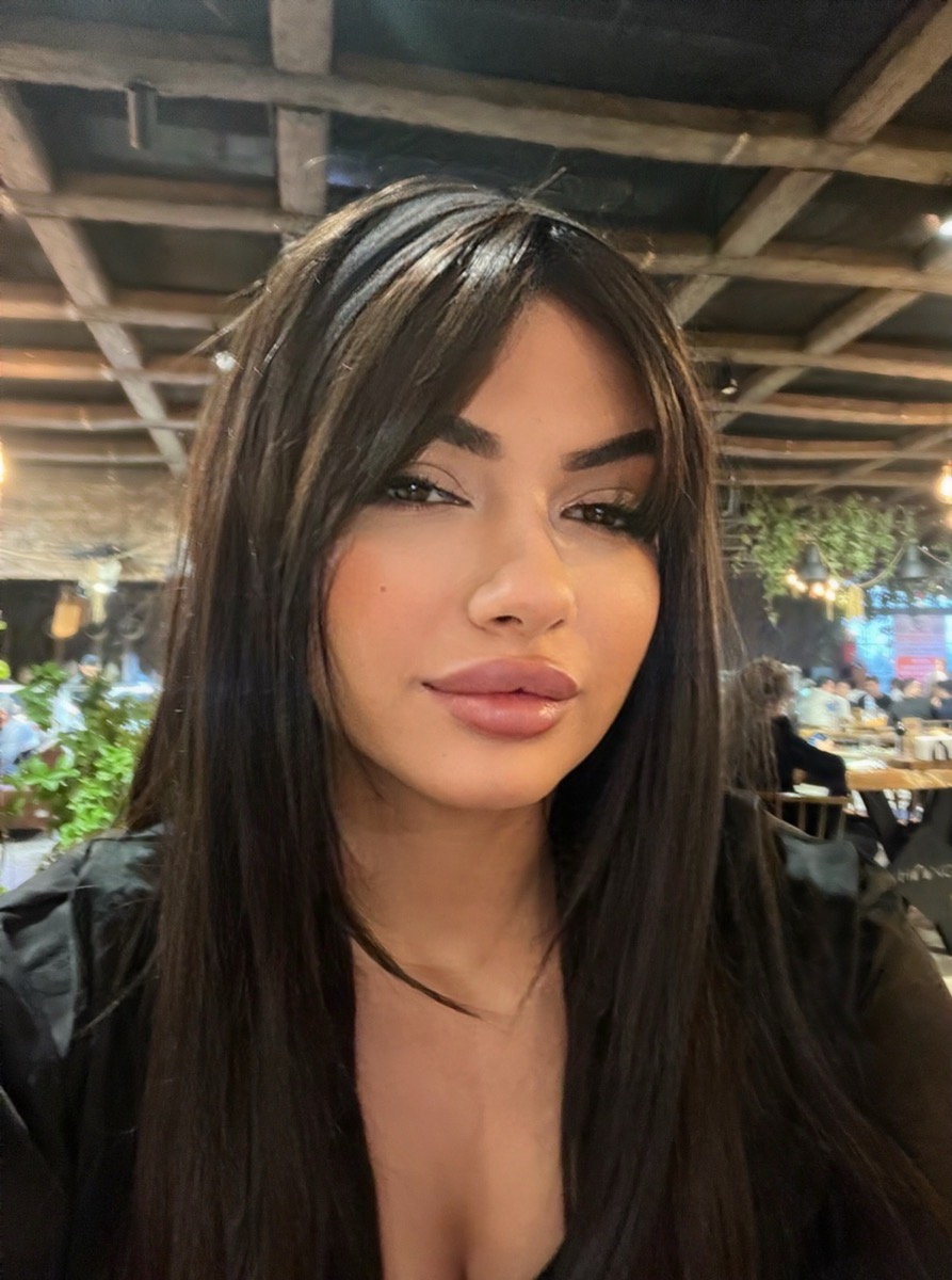 Long Straight Black Wig with Bangs High Layered 150% Density Black Wigs for Women Daily Party Use Synthetic Fiber Wig Heat Resistant 86.36 cm photo review