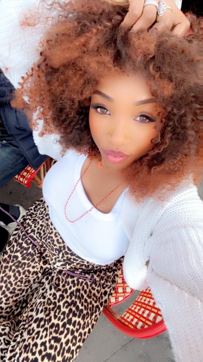 40.64 cm Afro Curly/Kinky Synthetic Wig with Bangs - Natural Look Wig for Women & Men, Easy to Style with Heat Tools, Perfect for Cosplay, Everyday & Special Events - Voluminous Curly Hairstyle, Short Hair Wig, Event Hairpiece, Secure Fit Cap, Cosplay Enthusiasts, Quick Hairstyle Change, Fashion Lovers photo review