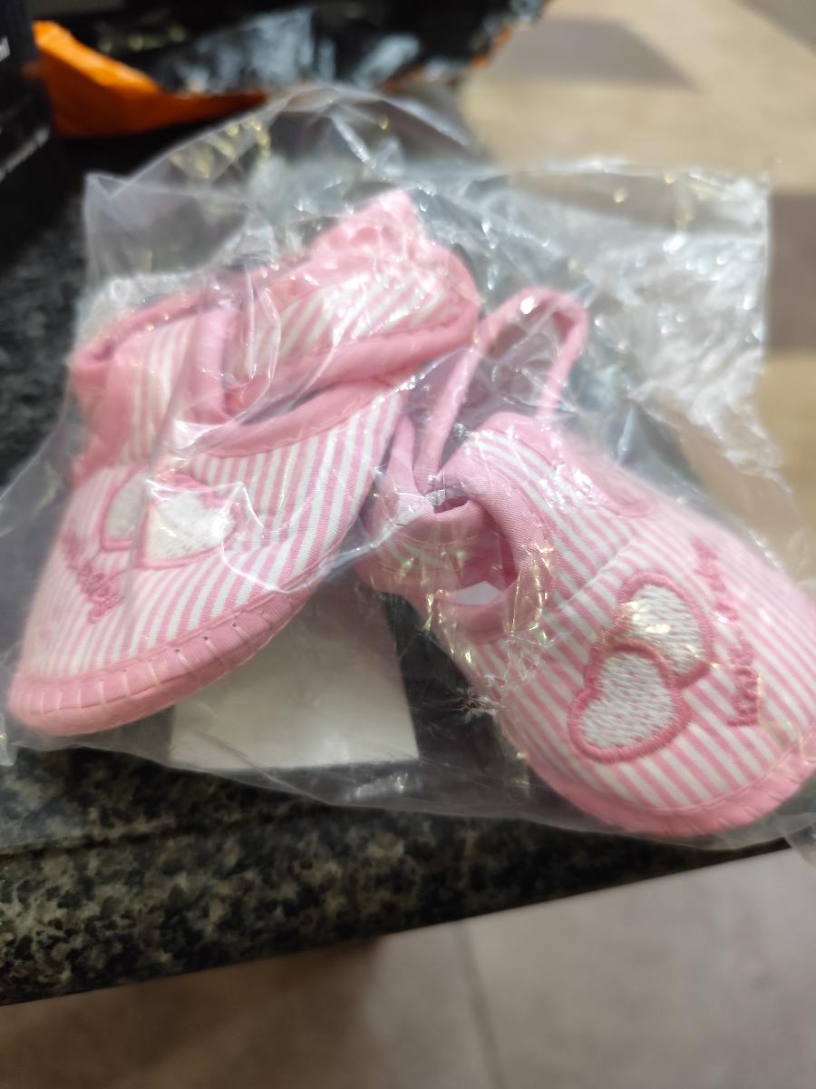 Soft-Soled Fabric Shoes with a Heart Design photo review