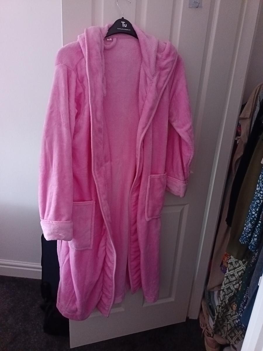 Hooded Bathrobe - Plush Fleece, Adjustable Waist Tie, Deep Pockets Cozy photo review