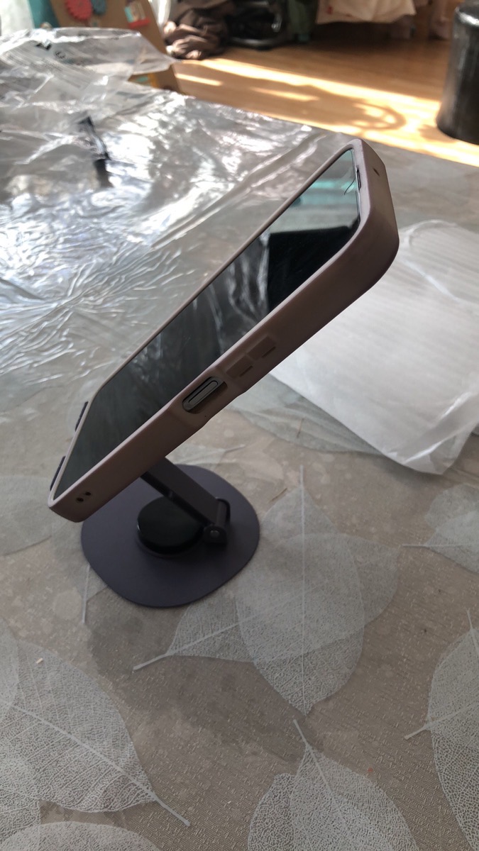 Support Téléphone Portable, Support de Bureau Rotatif à 360°, avec Hauteur Réglable en Deux Niveaux et un Design Pliable, Adapté à une Utilisation au Bureau et au Chevet, Très Compatible photo review
