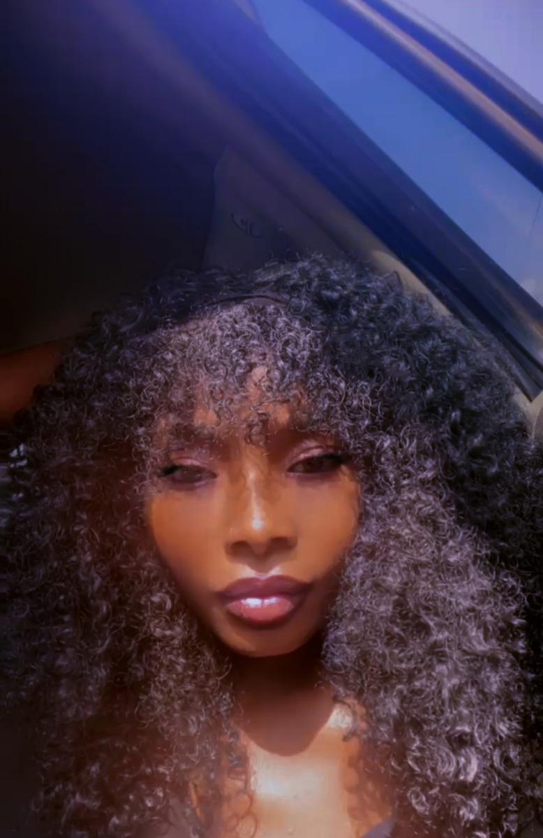 40.64 cm Afro Curly/Kinky Synthetic Wig with Bangs - Natural Look Wig for Women & Men, Easy to Style with Heat Tools, Perfect for Cosplay, Everyday & Special Events - Voluminous Curly Hairstyle, Short Hair Wig, Event Hairpiece, Secure Fit Cap, Cosplay Enthusiasts, Quick Hairstyle Change, Fashion Lovers photo review