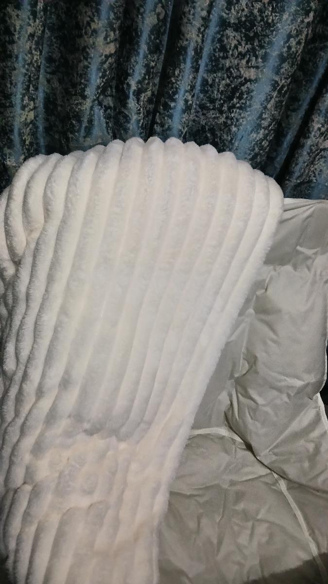 New Traditional Style Rabbit Fleece Quilt, Geometric Pattern, Fantasy Theme, Soft Polyester, Sanded Craftsmanship, Machine Washable, All Seasons, 400-450 g/㎡, Square Gram Weight, Cozy Everyday Home Textile photo review