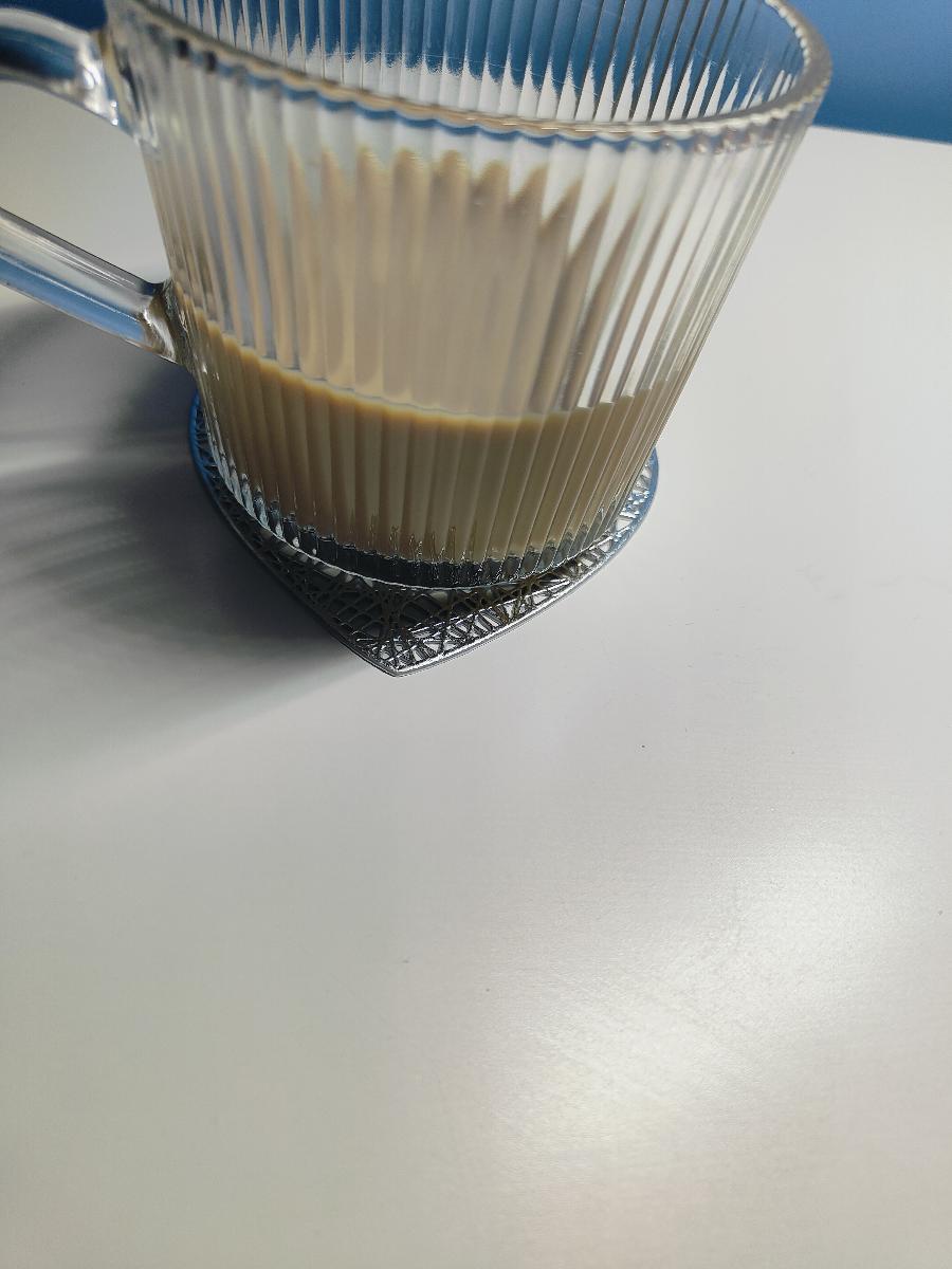 4pcs, Placemats, Creative Love Heart Shape Small Coaster, Household Decorative Meal Coaster, PVC Heat Insulation Bronzing Coaster, Coffee Non-slip Placemat, Dining Table Decor photo review