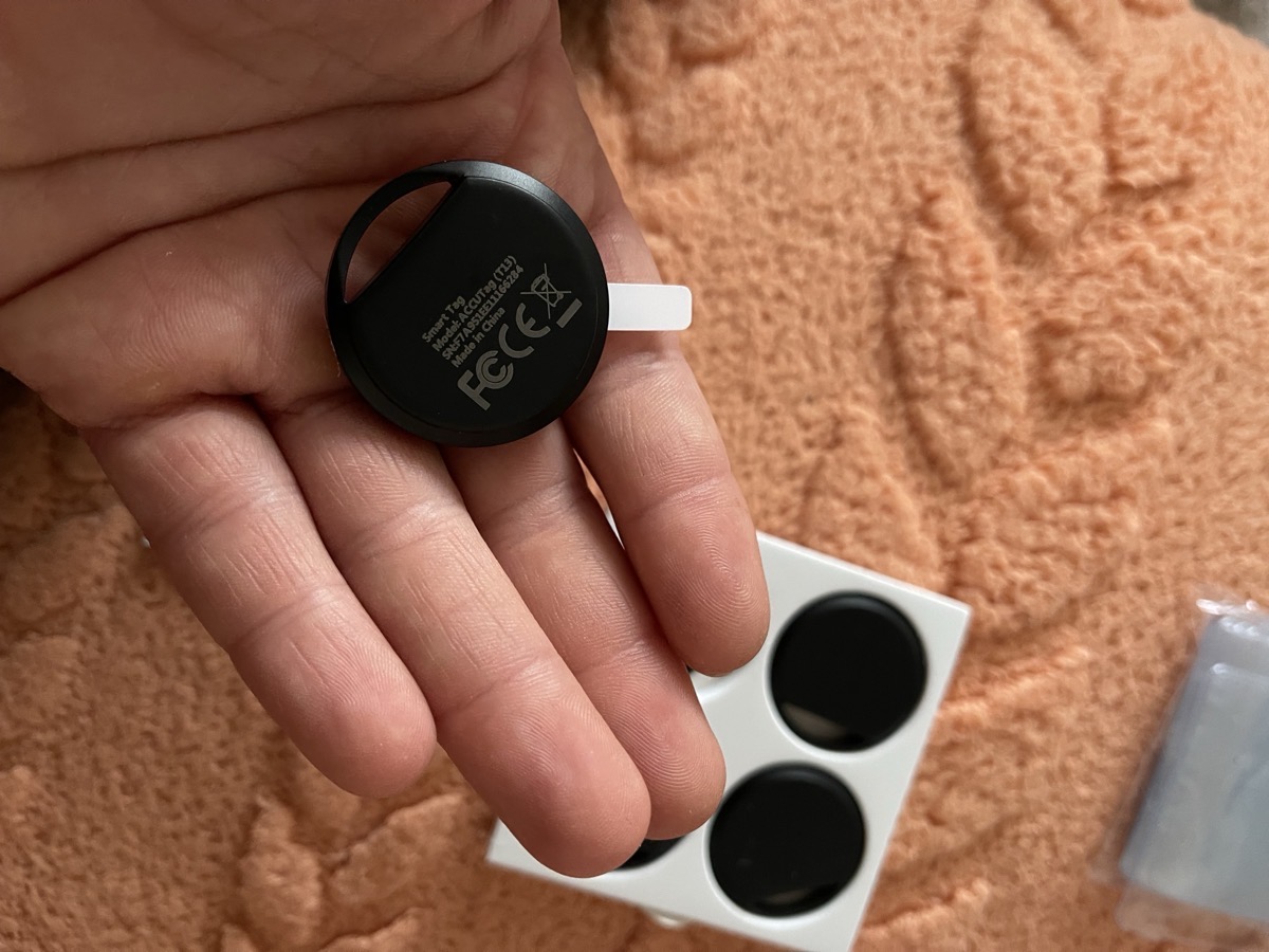 Огляд смарт-тегів для Apple Find My з Temu: 4 трекери за ціну одного AirTag — фото покупця