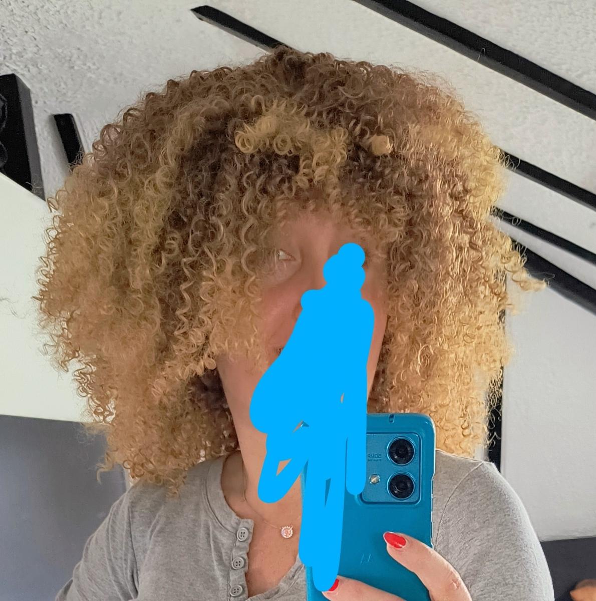 40.64 cm Afro Curly/Kinky Synthetic Wig with Bangs - Natural Look Wig for Women & Men, Easy to Style with Heat Tools, Perfect for Cosplay, Everyday & Special Events - Voluminous Curly Hairstyle, Short Hair Wig, Event Hairpiece, Secure Fit Cap, Cosplay Enthusiasts, Quick Hairstyle Change, Fashion Lovers photo review