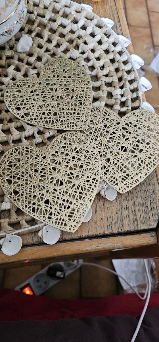 4pcs, Placemats, Creative Love Heart Shape Small Coaster, Household Decorative Meal Coaster, PVC Heat Insulation Bronzing Coaster, Coffee Non-slip Placemat, Dining Table Decor photo review