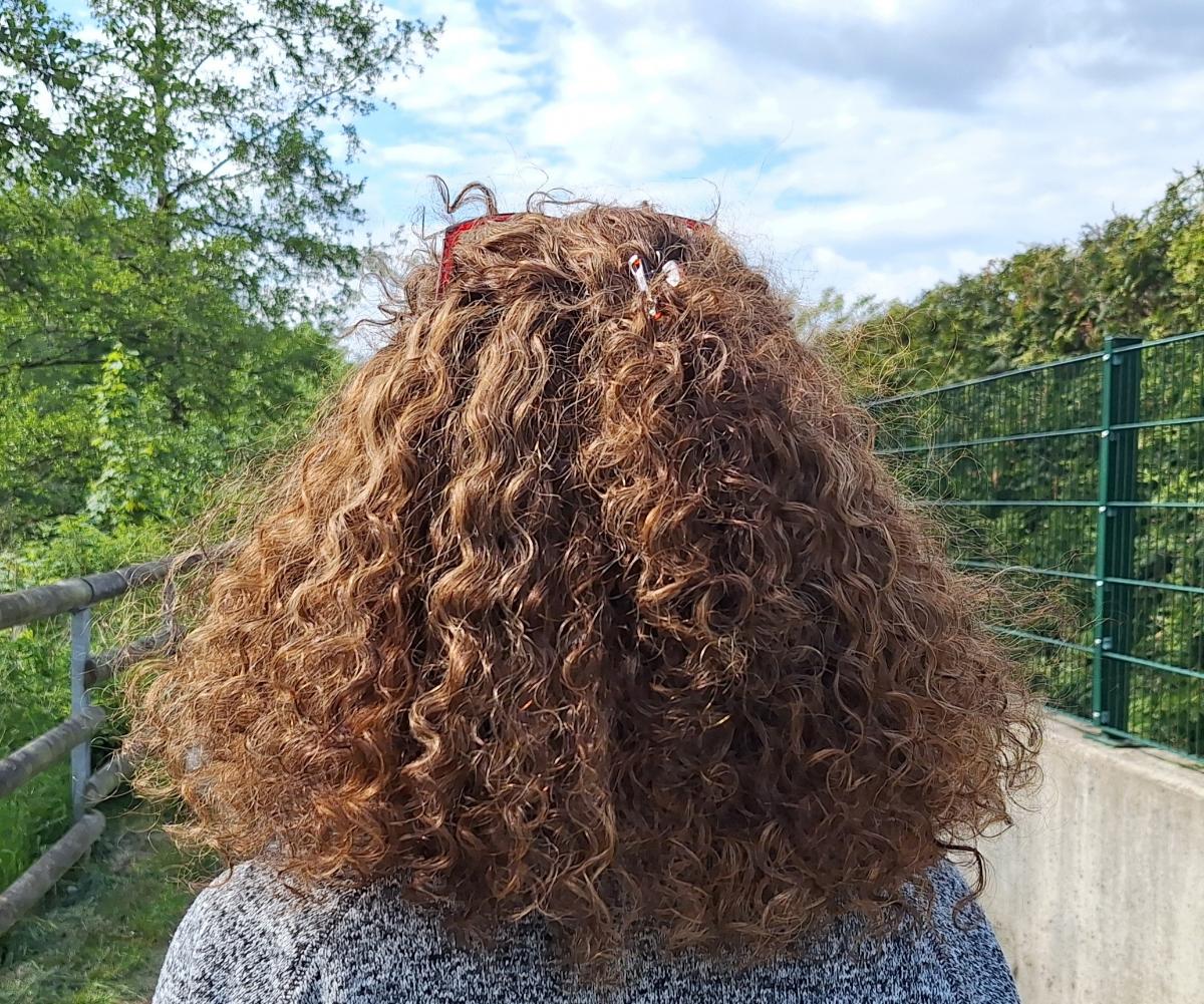Glueless Brazilian Remy Human Hair Wig - Highlight Color Short Curly Bob with Bangs, Wear-to-Go Wig Suitable for Women & Men, Density Curly Hair for Daily Use & Special Events (No Glue Required) photo review