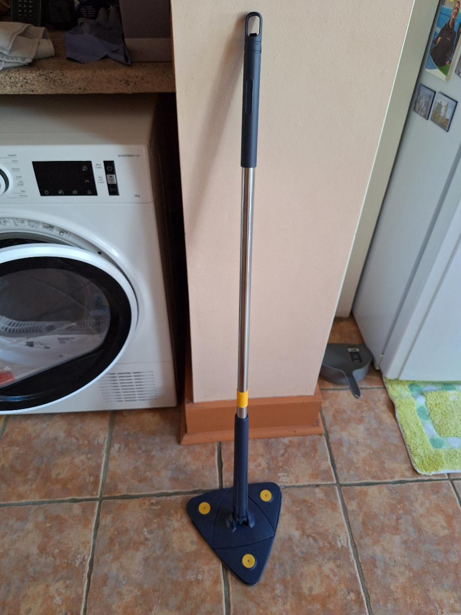 1set, Triangle 360° Rotating Cleaning Mop, Long Handle Floor Mop, Hands-free Wash Squeeze Mop, Wet And Dry Dual-use Cleaning Mop, for Floor Wall Ceiling Corner Glass, Cleaning Supplies, Cleaning Tool photo review
