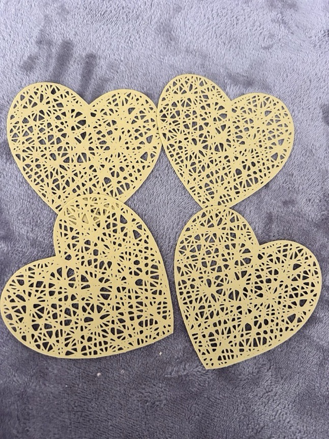 4pcs, Placemats, Creative Love Heart Shape Small Coaster, Household Decorative Meal Coaster, PVC Heat Insulation Bronzing Coaster, Coffee Non-slip Placemat, Dining Table Decor photo review