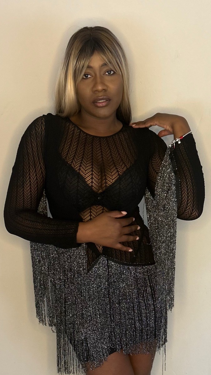 Straight Synthetic Wig with Bangs, Featuring a Matte End And Breathable Rose Net Cap, Suitable for Women And Made from High-Temperature Fibers photo review