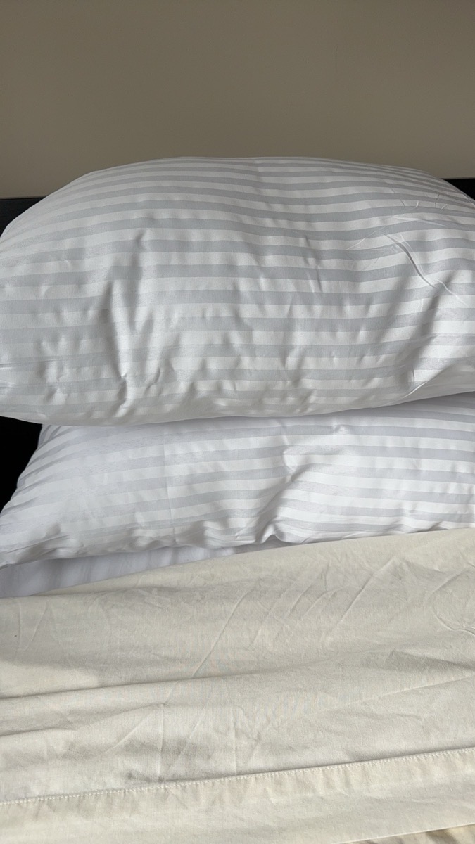 ACL Pillows 2 & 4 Pack with Stripe Cover Hotel Quality Side Sleeper Bounce Back Bed Pillows Premium Filled photo review