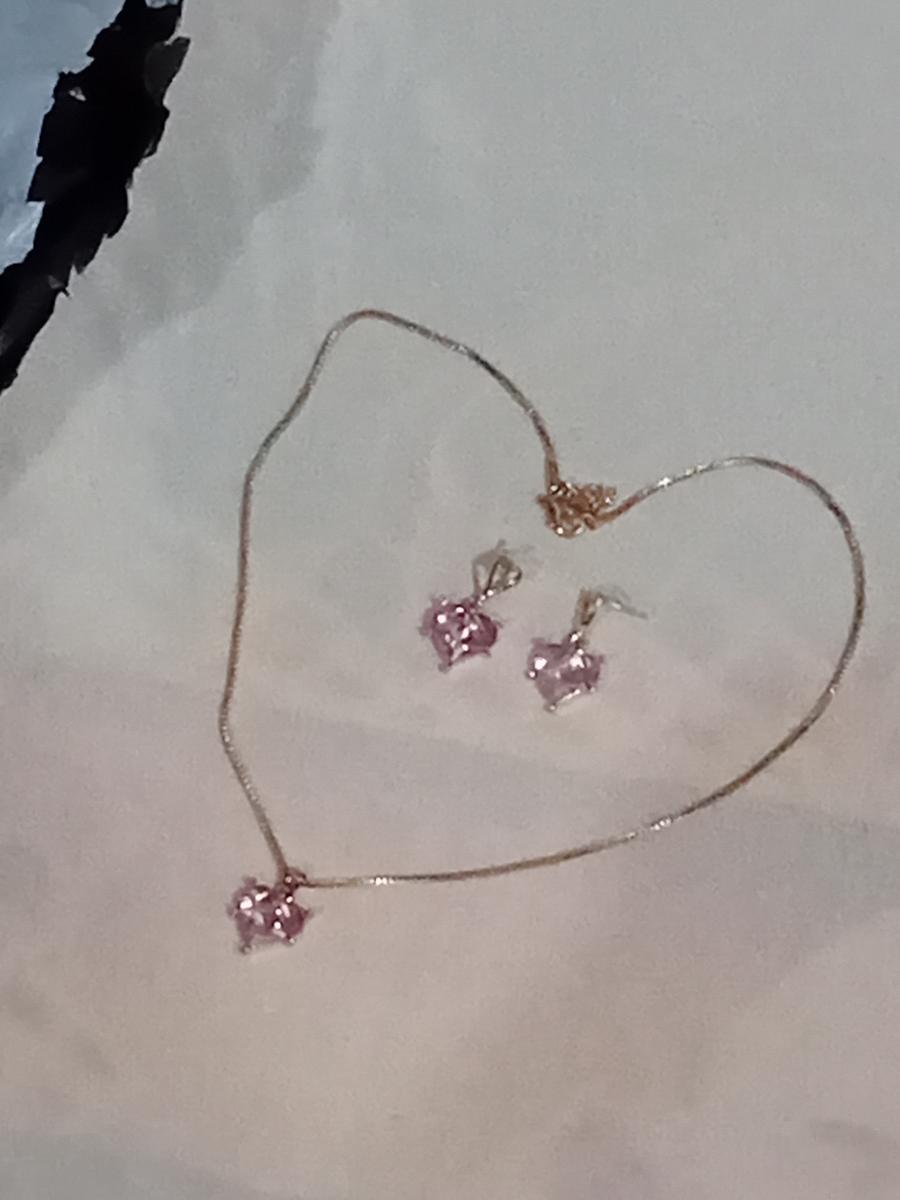 3pcs Shimmering Pink Heart Pendant Earrings And Necklace Set, Trendy Y2K Style, Casual All-Match Jewelry Suitable for Valentine'S Day Women'S Gift photo review