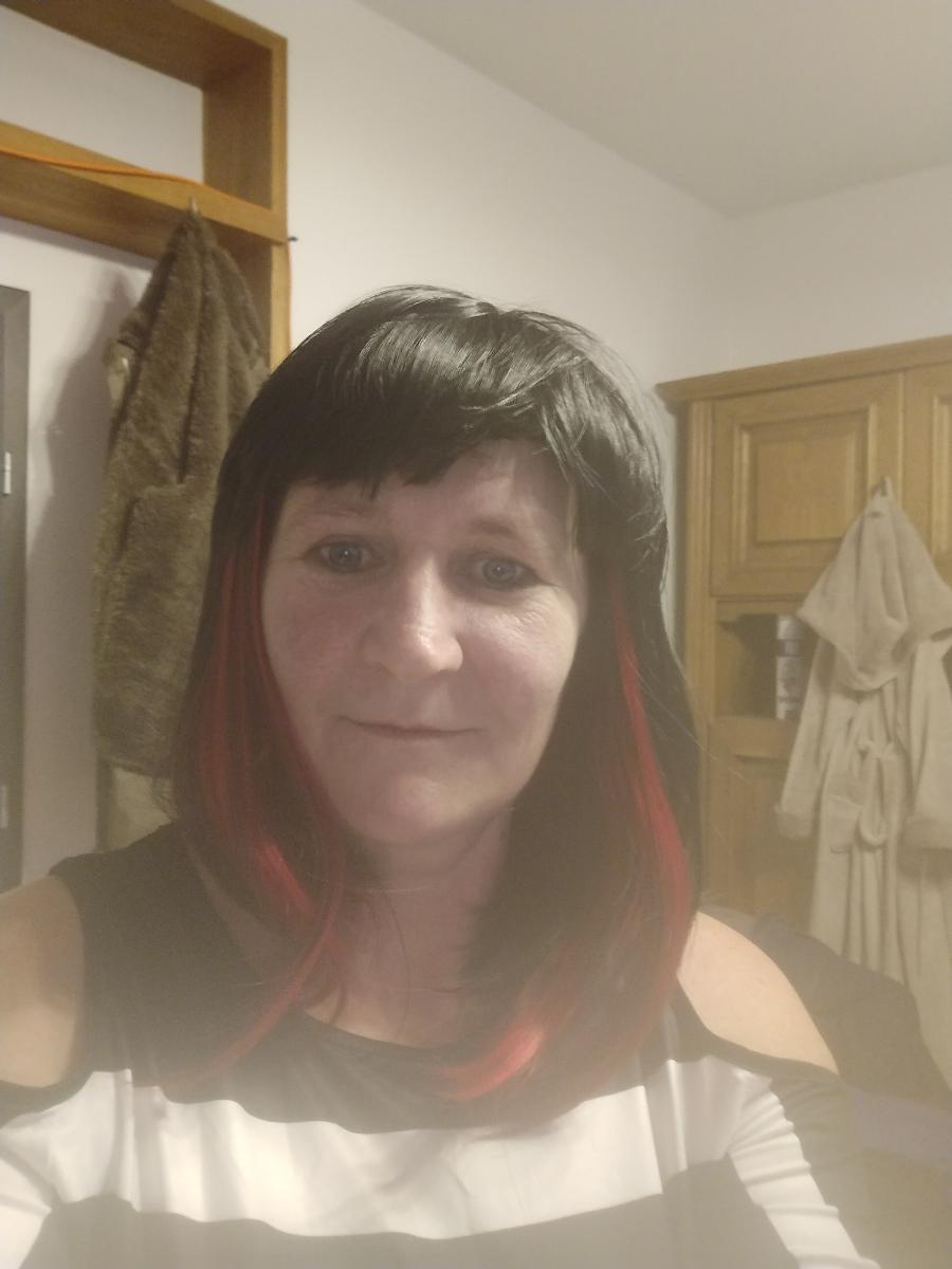 Wine Red Wig And Bangs Short Sstraight Bob Wig for Ladies, 30.48 cm Synthetic Colored Wig for Festival Role-playing Parties photo review