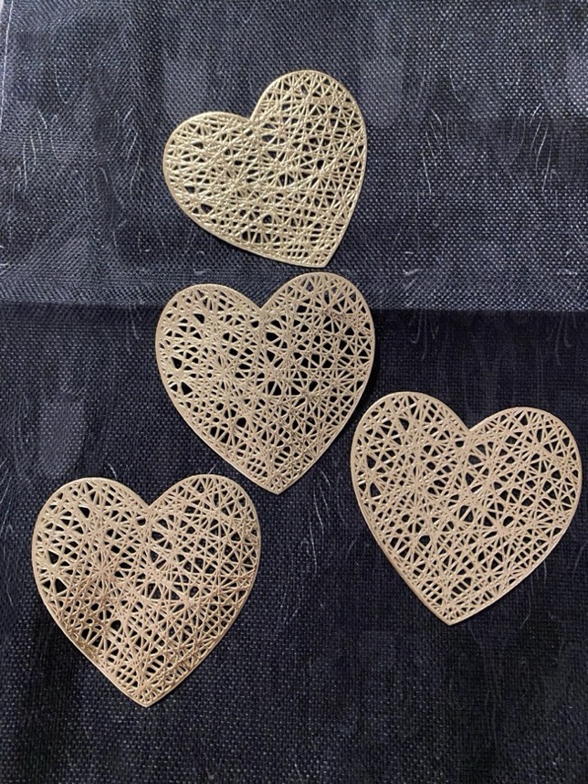 4pcs, Placemats, Creative Love Heart Shape Small Coaster, Household Decorative Meal Coaster, PVC Heat Insulation Bronzing Coaster, Coffee Non-slip Placemat, Dining Table Decor photo review