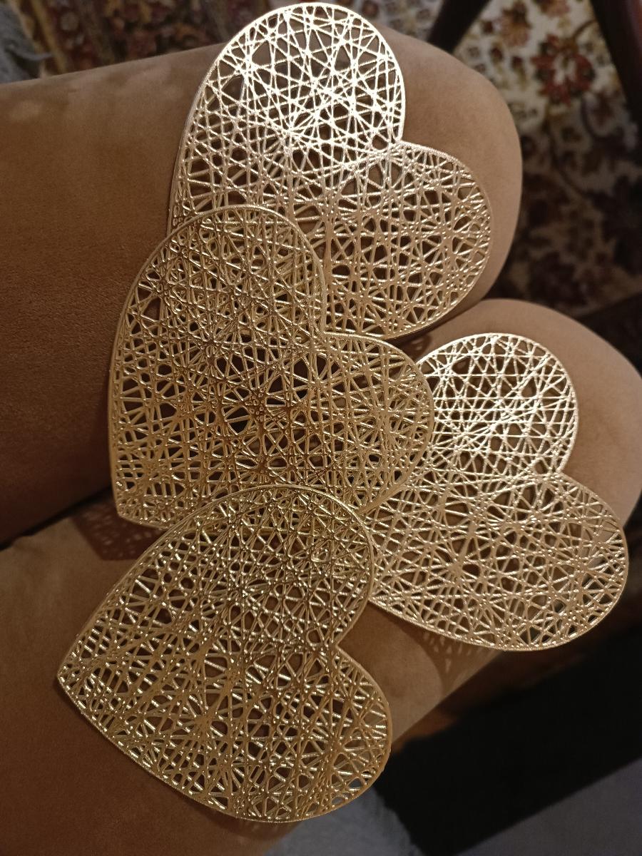 4pcs, Placemats, Creative Love Heart Shape Small Coaster, Household Decorative Meal Coaster, PVC Heat Insulation Bronzing Coaster, Coffee Non-slip Placemat, Dining Table Decor photo review