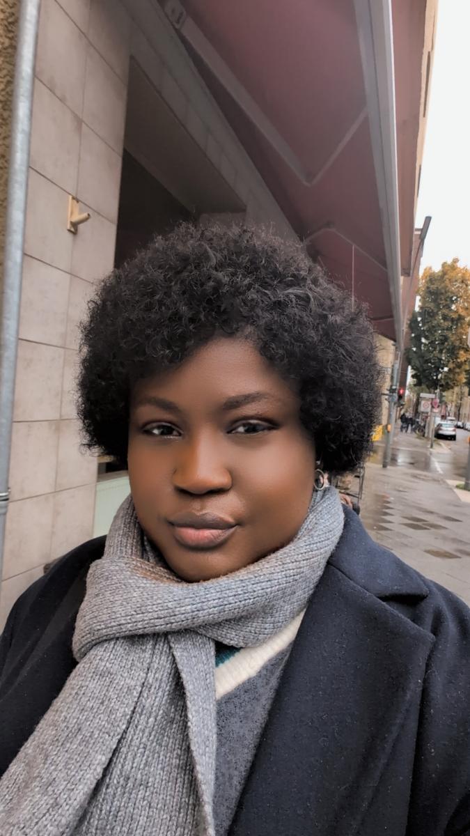 Women'S Afro Kinky Curly Human Hair Wig Short Curly Wave Human Hair Wig with Bangs Full Machine Made 200% Density Basic Style Suitable for Daily Wear photo review
