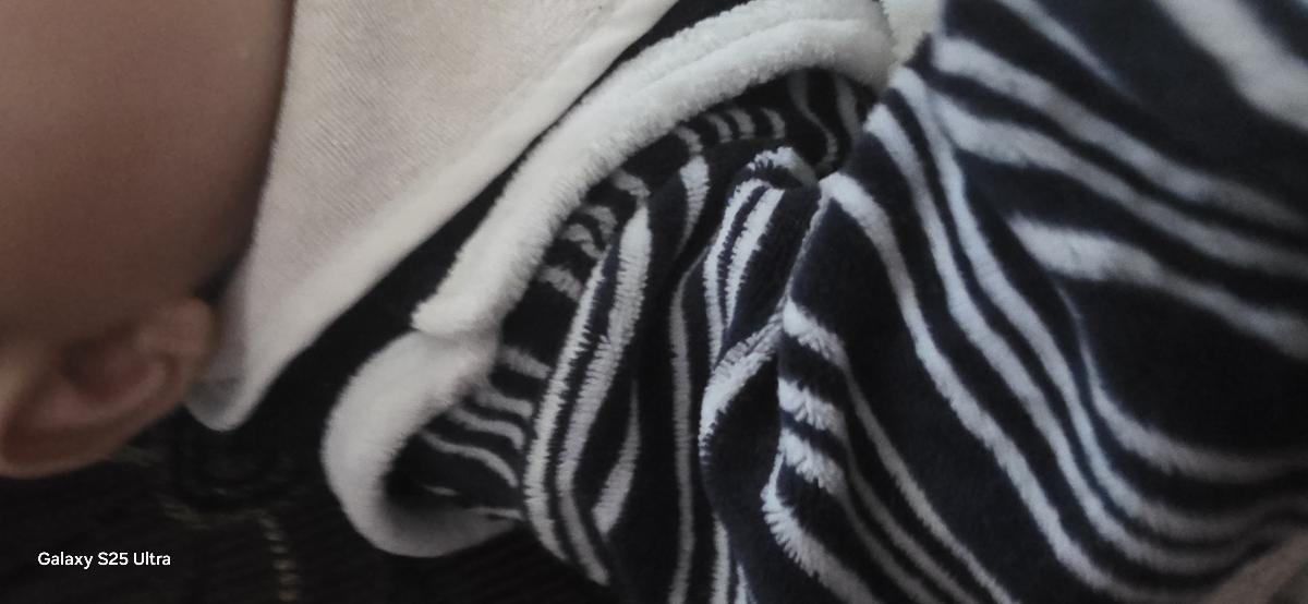 Baby Newborn Spring & Summer 5pcs Set, 0-3 Months Baby Outfit, Random Cute Cartoon Designs, Machine Washable, 1 Top, 2 Pants, Hat, Bib, Perfect for Outdoor, The Best Gift for Newborns and Pregnant Moms, Perfect for Outdoor photo review