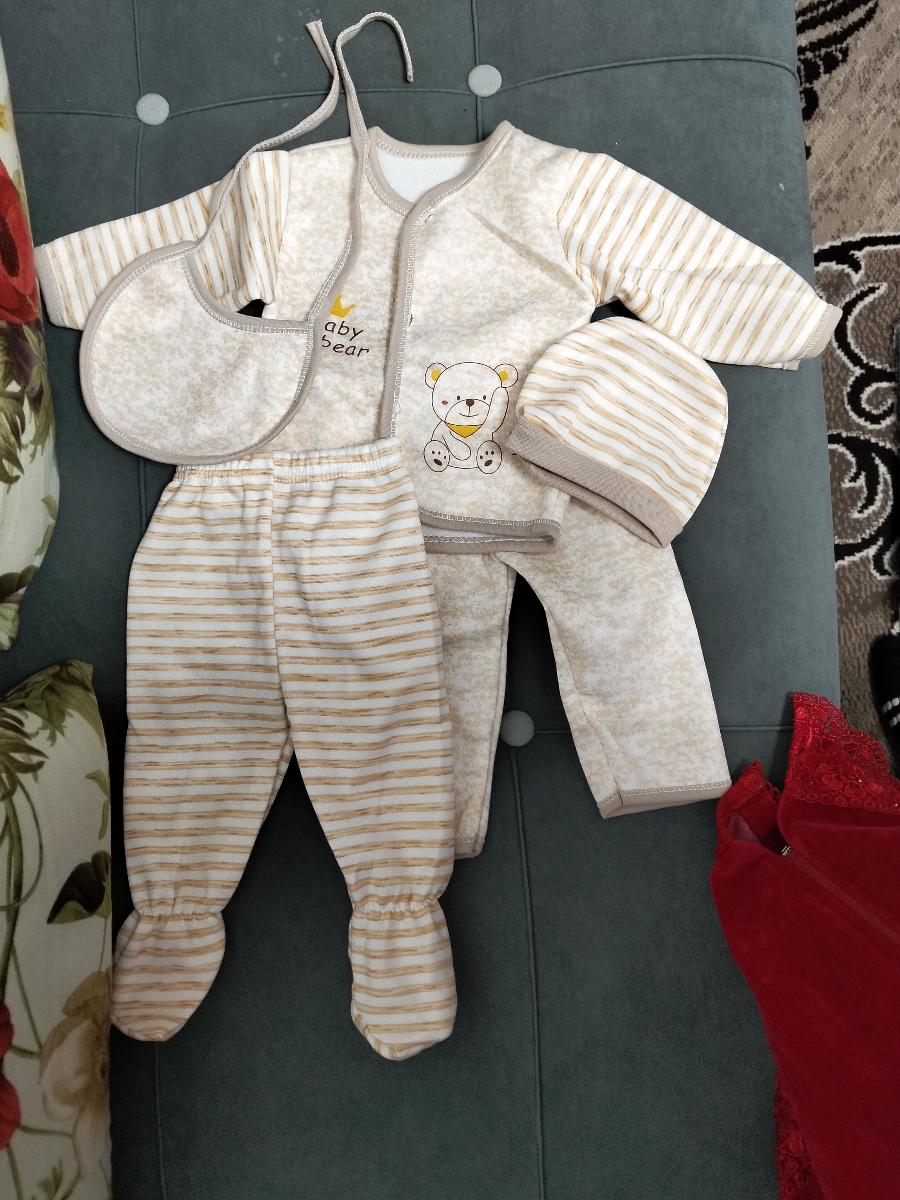 Baby Newborn Spring & Summer 5pcs Set, 0-3 Months Baby Outfit, Random Cute Cartoon Designs, Machine Washable, 1 Top, 2 Pants, Hat, Bib, Perfect for Outdoor, The Best Gift for Newborns and Pregnant Moms, Perfect for Outdoor photo review