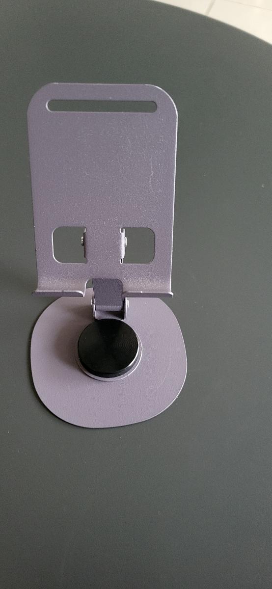 Support Téléphone Portable, Support de Bureau Rotatif à 360°, avec Hauteur Réglable en Deux Niveaux et un Design Pliable, Adapté à une Utilisation au Bureau et au Chevet, Très Compatible photo review