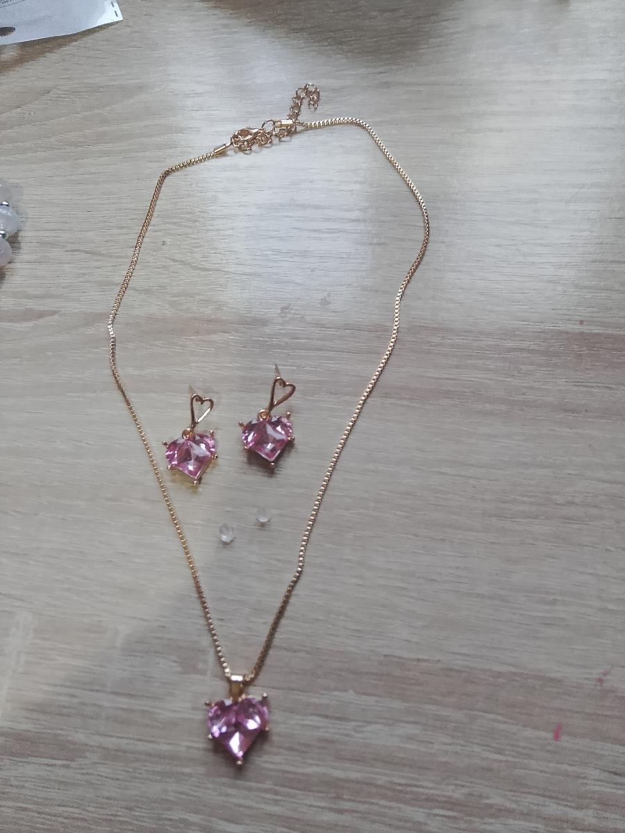 3pcs Shimmering Pink Heart Pendant Earrings And Necklace Set, Trendy Y2K Style, Casual All-Match Jewelry Suitable for Valentine'S Day Women'S Gift photo review
