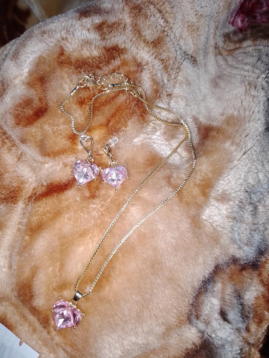3pcs Shimmering Pink Heart Pendant Earrings And Necklace Set, Trendy Y2K Style, Casual All-Match Jewelry Suitable for Valentine'S Day Women'S Gift photo review