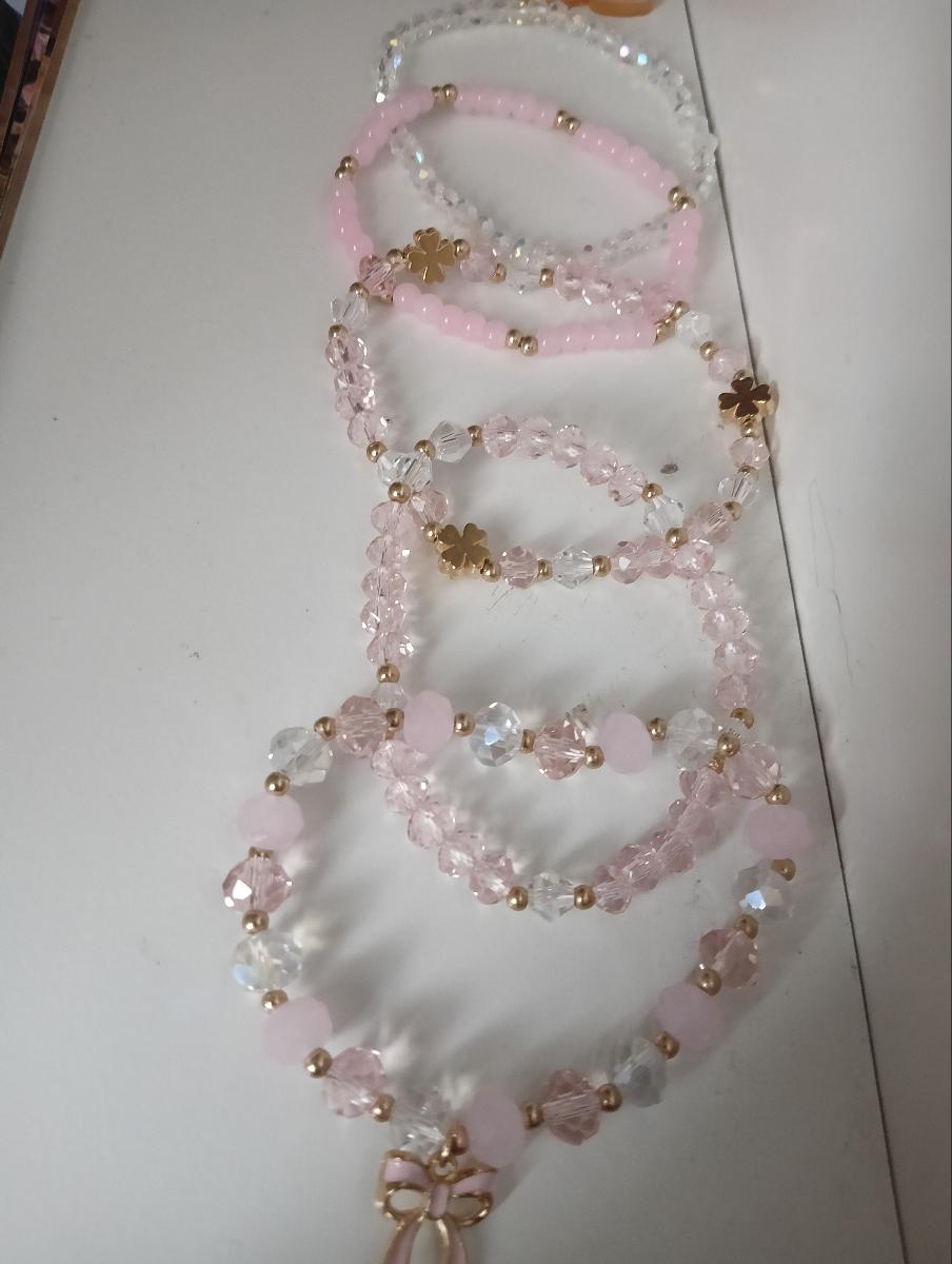 5-Pack Glass Oil Painting Pendant Hand String Set, 5pcs Pink Minimalist Stylish Bow Clover Stackable Bracelet Set photo review