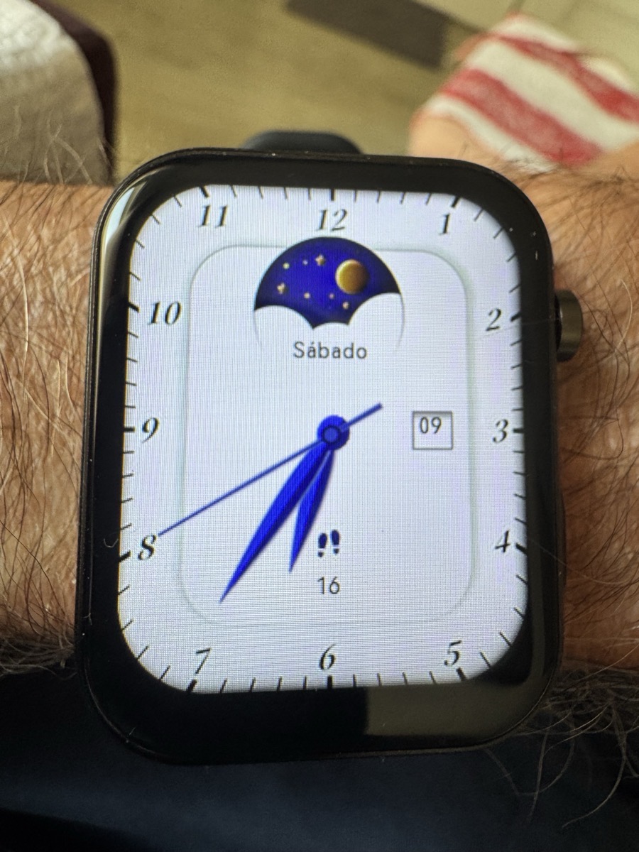 Montre connectée SENBONO nouvelle génération avec caméra 300K pixels, mémoire 512MB pour stocker vidéos et photos, fond d'écran dynamique, téléchargement et lecture de musique, appels sans fil, multiples fonctions, cadeau idéal pour hommes et femmes photo review