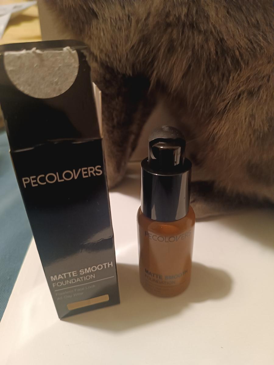1pc Pro Flawless Liquid Foundation - Full Coverage, Waterproof, Long-Lasting Concealer- Suitable for Daily Use photo review