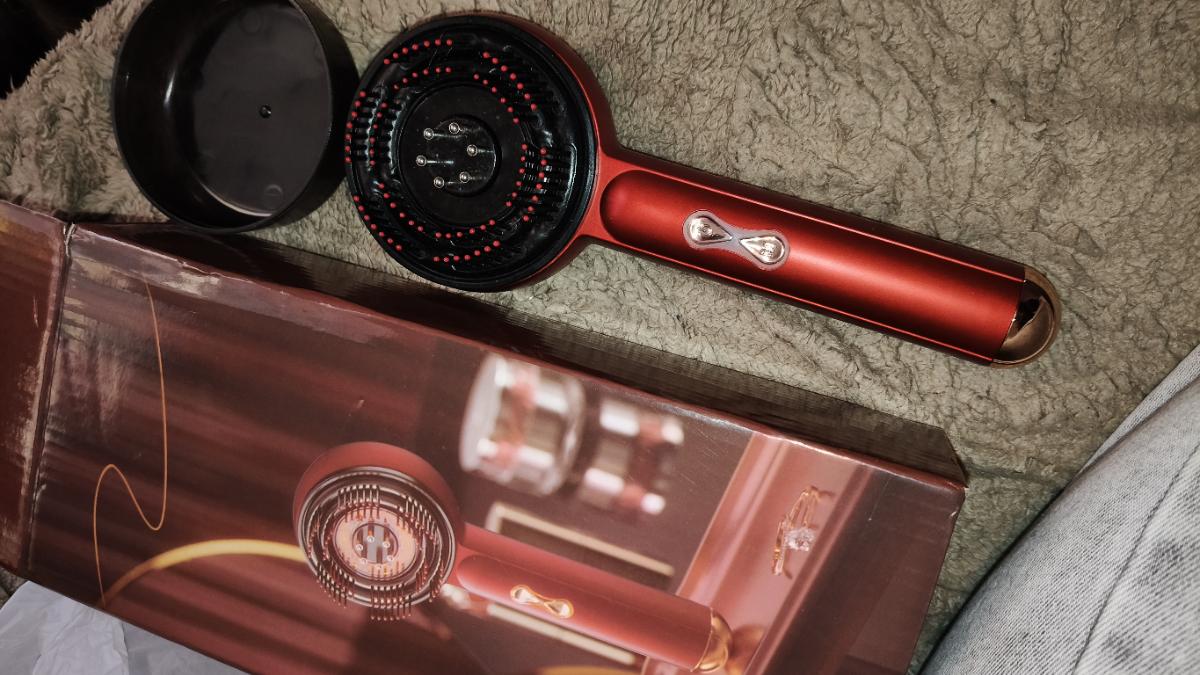 1 applicateur d'huile capillaire trois-en-un amélioré, masseur de cuir chevelu électrique portable, convient aux adultes, avec une batterie rechargeable de 1500 mAh, convient aux soins capillaires pour adultes, utilisation à la maison et en voyage photo review