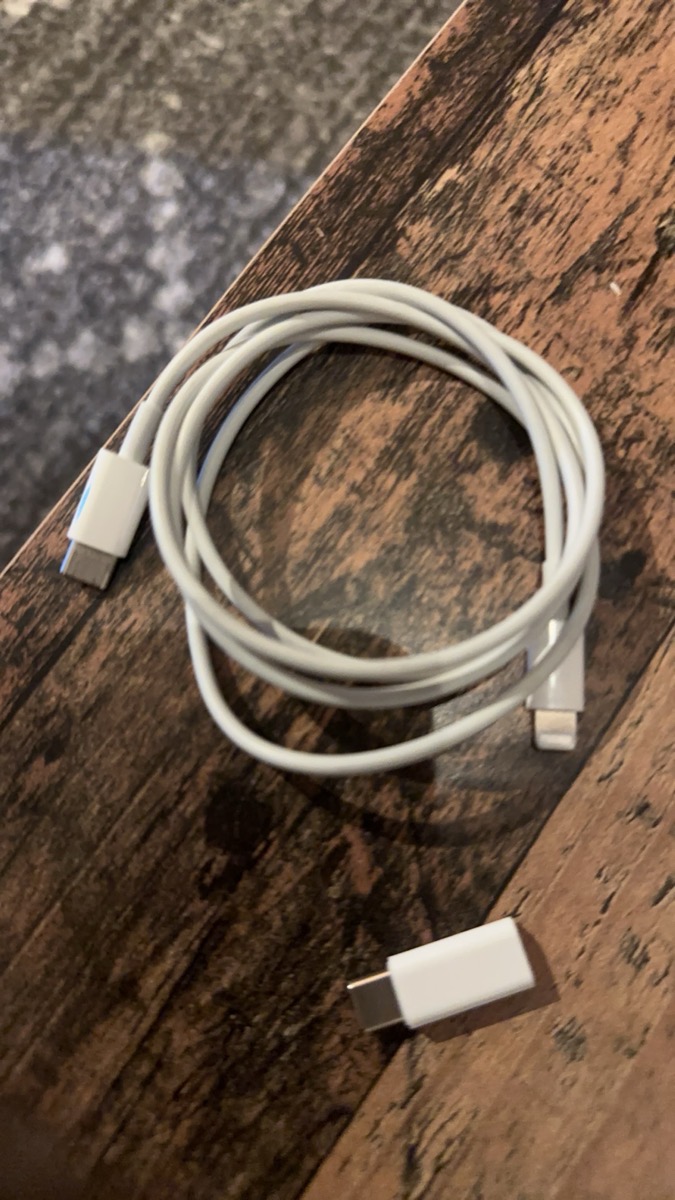 Огляд адаптера Lightning – USB-C з Temu: старий кабель для нового iPhone — але лише для зарядки — фото покупця