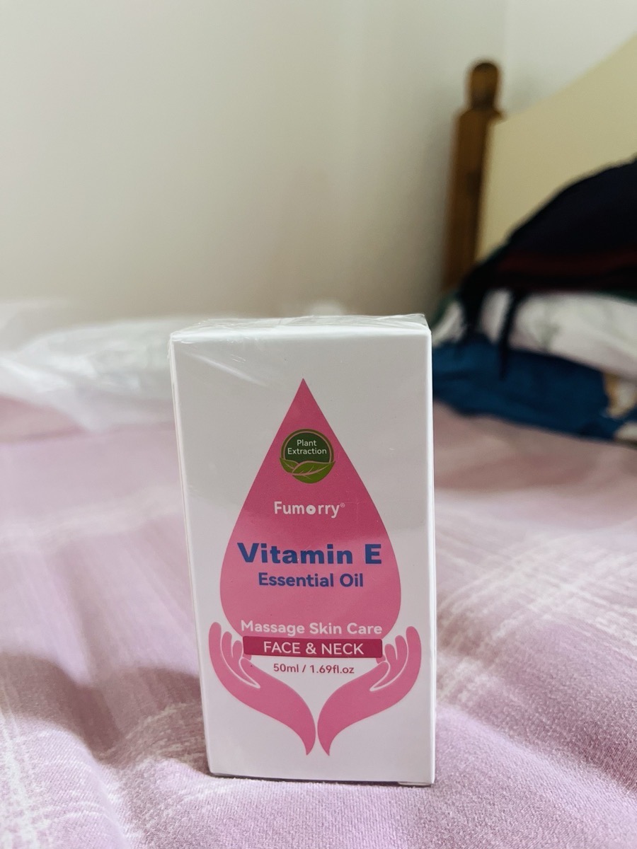 Huile de VITAMINE E pour Visage, Corps, Cou - Pure et Hydratante pour la Peau, Extrait Végétal, Multi-Usage pour Massage, Soins de la Peau et Beauté, Raffermissante et Lissante, Soin du Visage et du Cou photo review