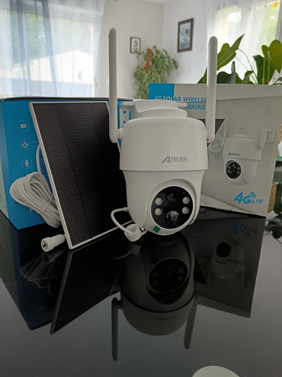 ANRAN G1 : Caméra Extérieure 3G/4G Indépendante. Pas de WiFi ni de Câbles Nécessaires ! Vue en Direct via le Réseau Mobile. Alimentation Solaire pour une Énergie Infinie. Panoramique à 360°, Vision Nocturne Couleur & Carte SD 32GB Incluse. WiFi Non Supporté. Parfaite pour les Sites Éloignés. Juste Ins photo review