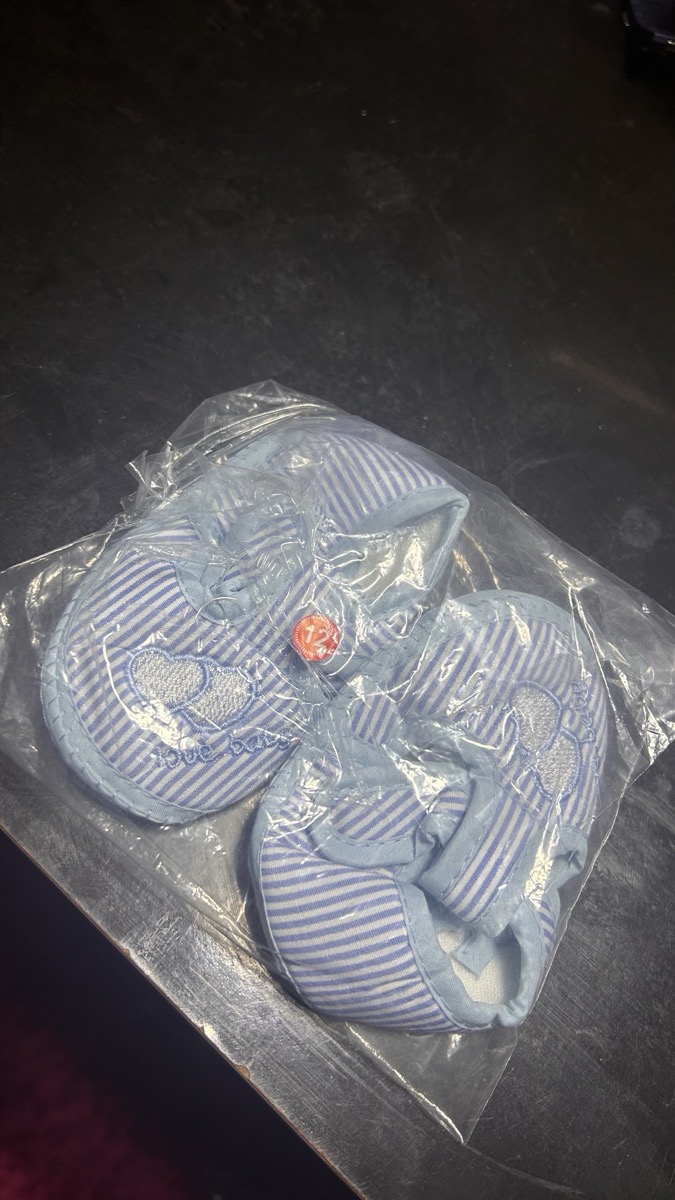 Soft-Soled Fabric Shoes with a Heart Design photo review