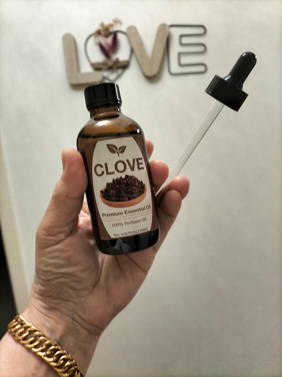 Clove Essential Oil for Hair, Nails And Skin, Refreshing Texture, Suitable for All Skin Tone Types, Massage, Bath, Face And Eyelashes Use for All Day Multi-Purpose Use, Yoga, Crafts, Meditation, Cleansing And Bathing - Holiday, Birthday Gift photo review