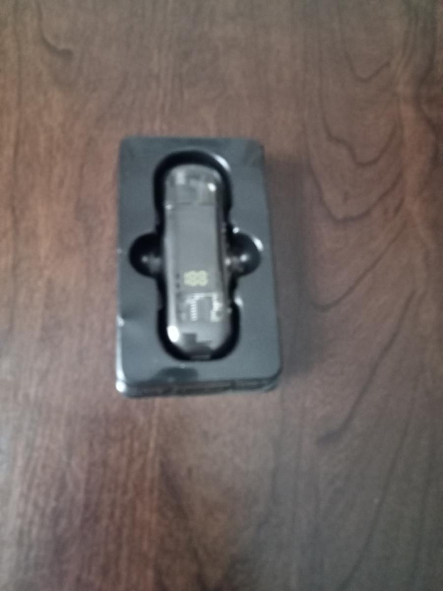 Огляд тримера для носа з Temu: розміром із запальничку, з USB-зарядкою та індикатором заряду — фото покупця